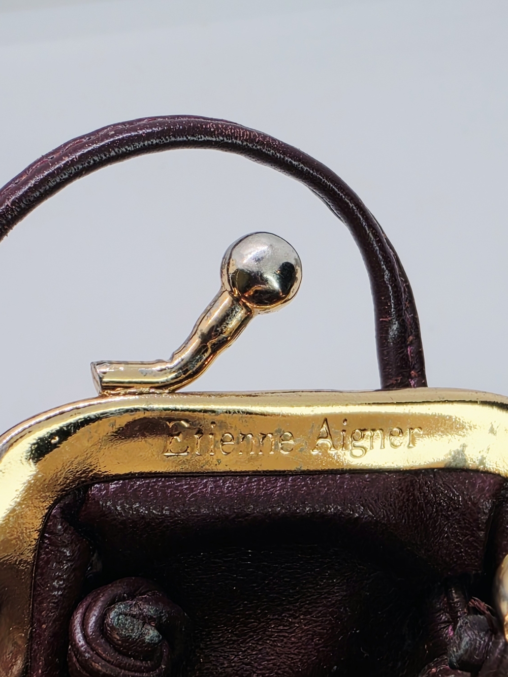 Vintage Etienne Aigner Burgundy Leather Kiss Lock Coin Purse Charm Mini Bag - Picture 6 of 8